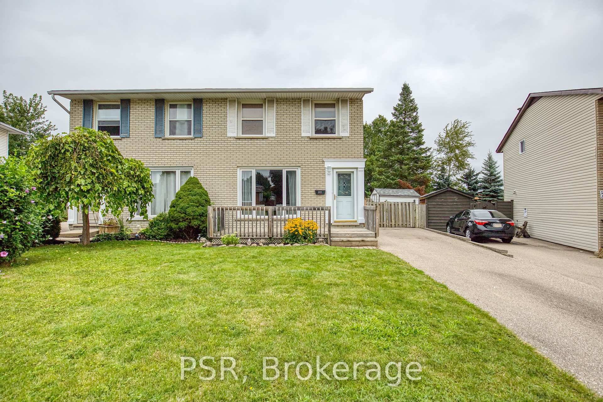 Kitchener, ON N2E 1A6,27 Roberts CRES