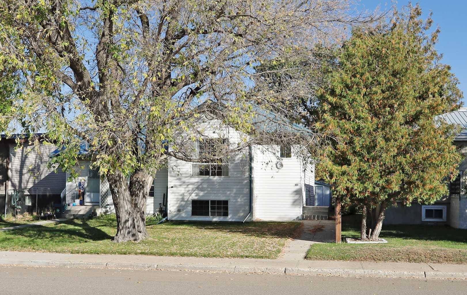 Brooks, AB T1R 0N3,632 1 ST W