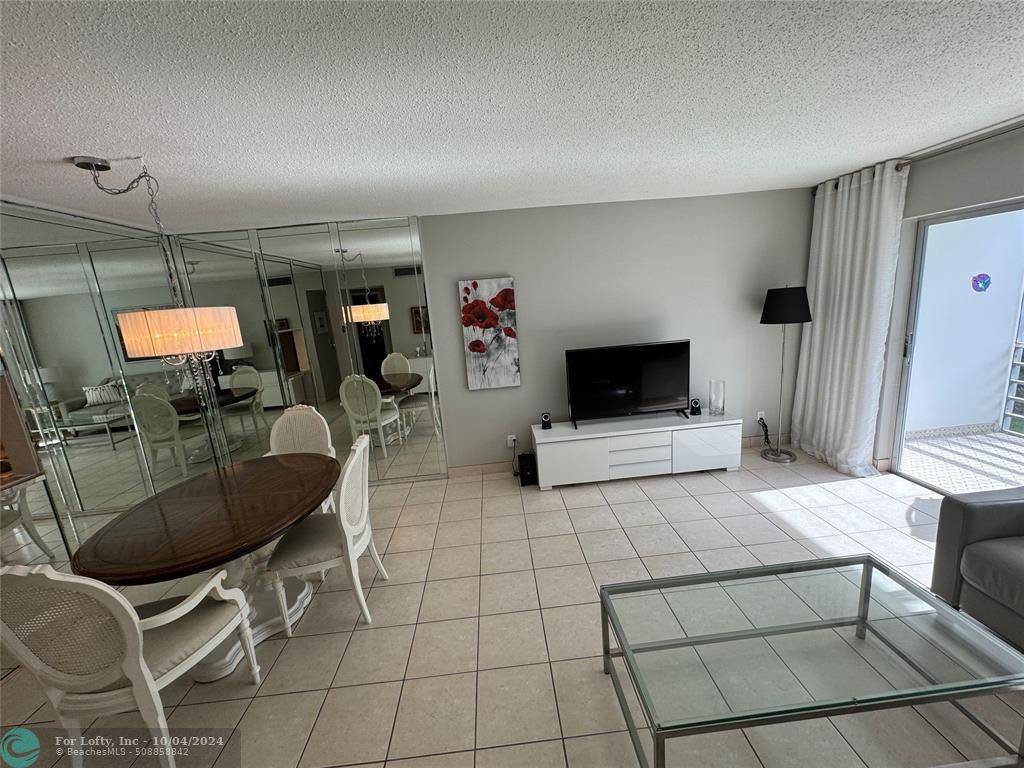 Hallandale Beach, FL 33009,500 NE 14th Ave  #206