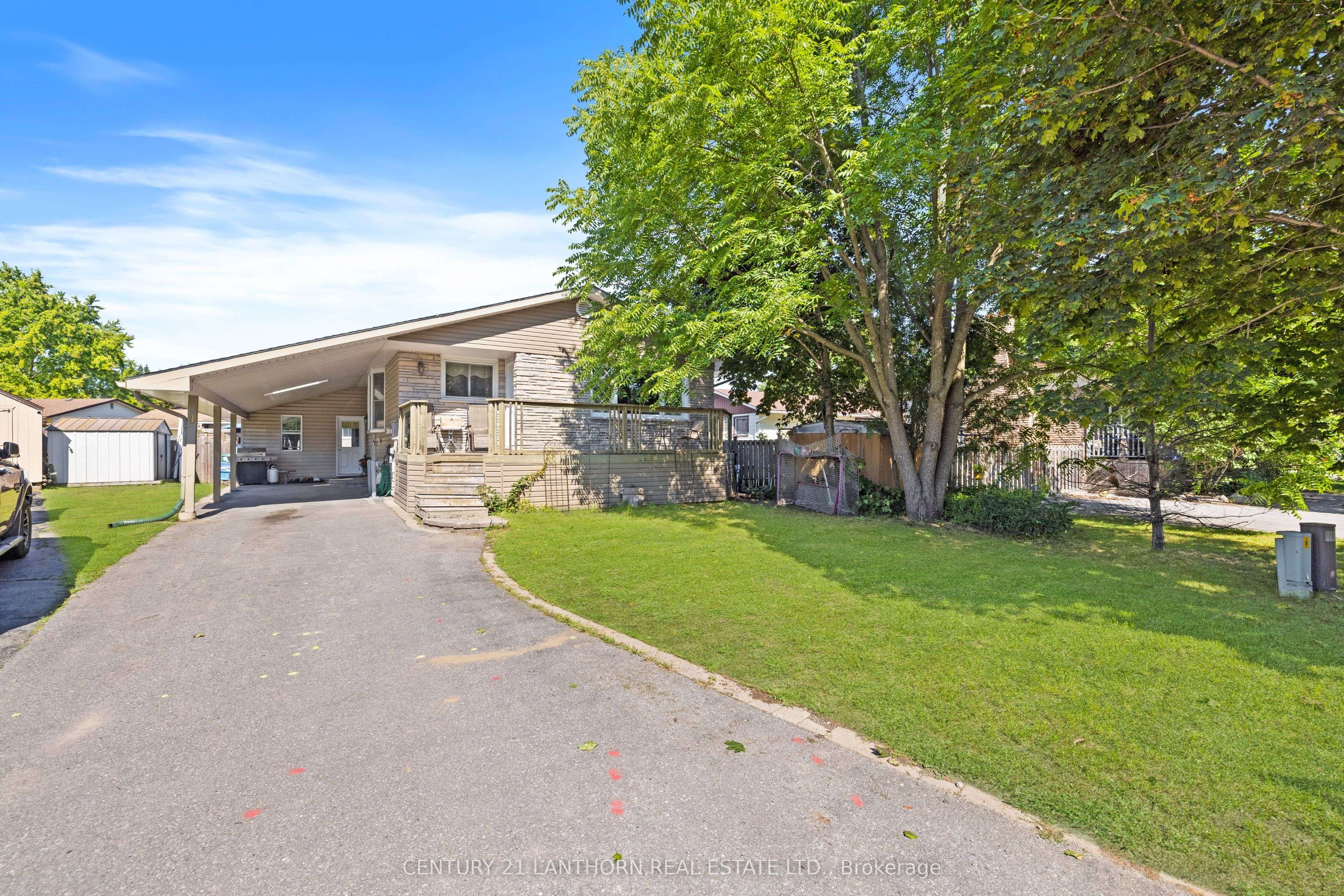 Quinte West, ON K8V 6B8,4 Stephen CRES