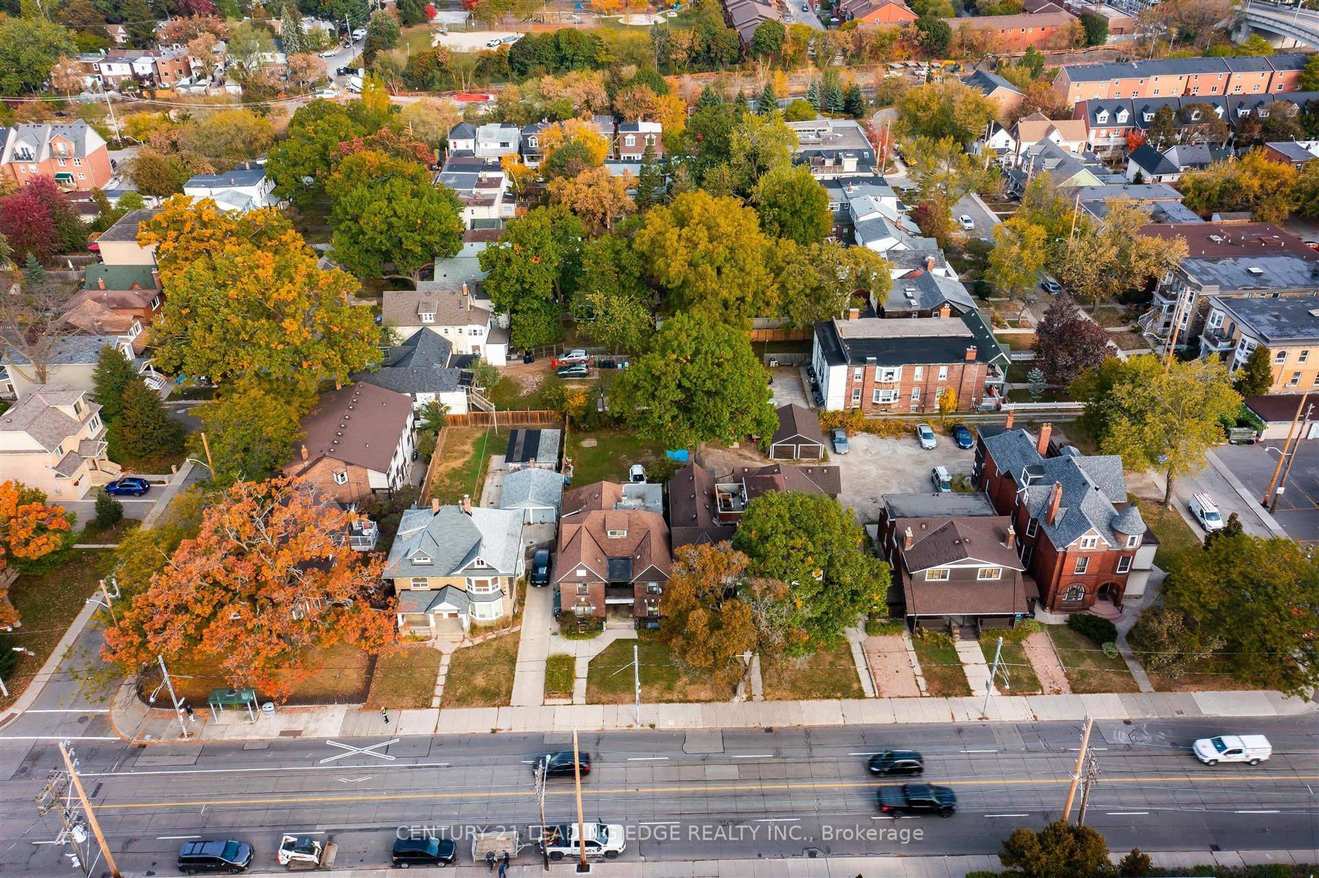 Toronto E02, ON M4E 2S1,25-27 Norwood RD