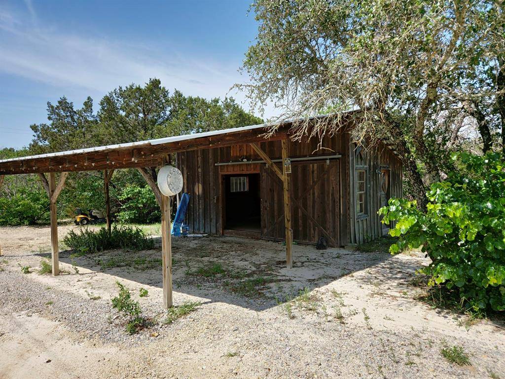 Goldthwaite, TX 76844,2 CR 315