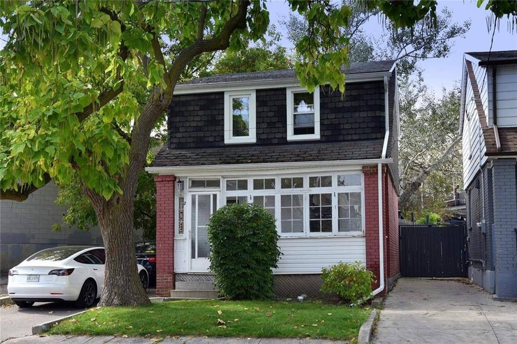 Toronto, ON M6M 3R1,2 WATT Avenue