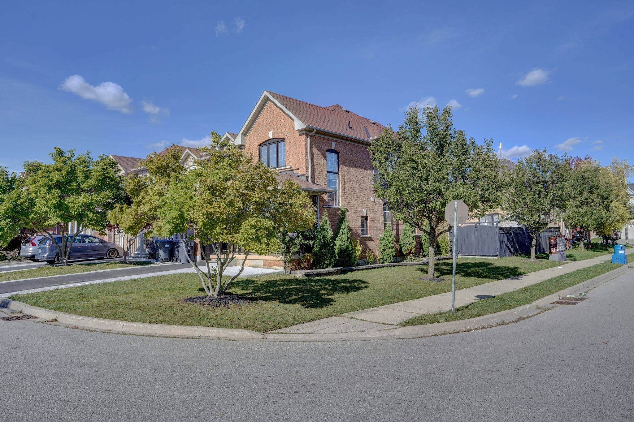 Brampton, ON L7A 3L1,11 Treasure DR