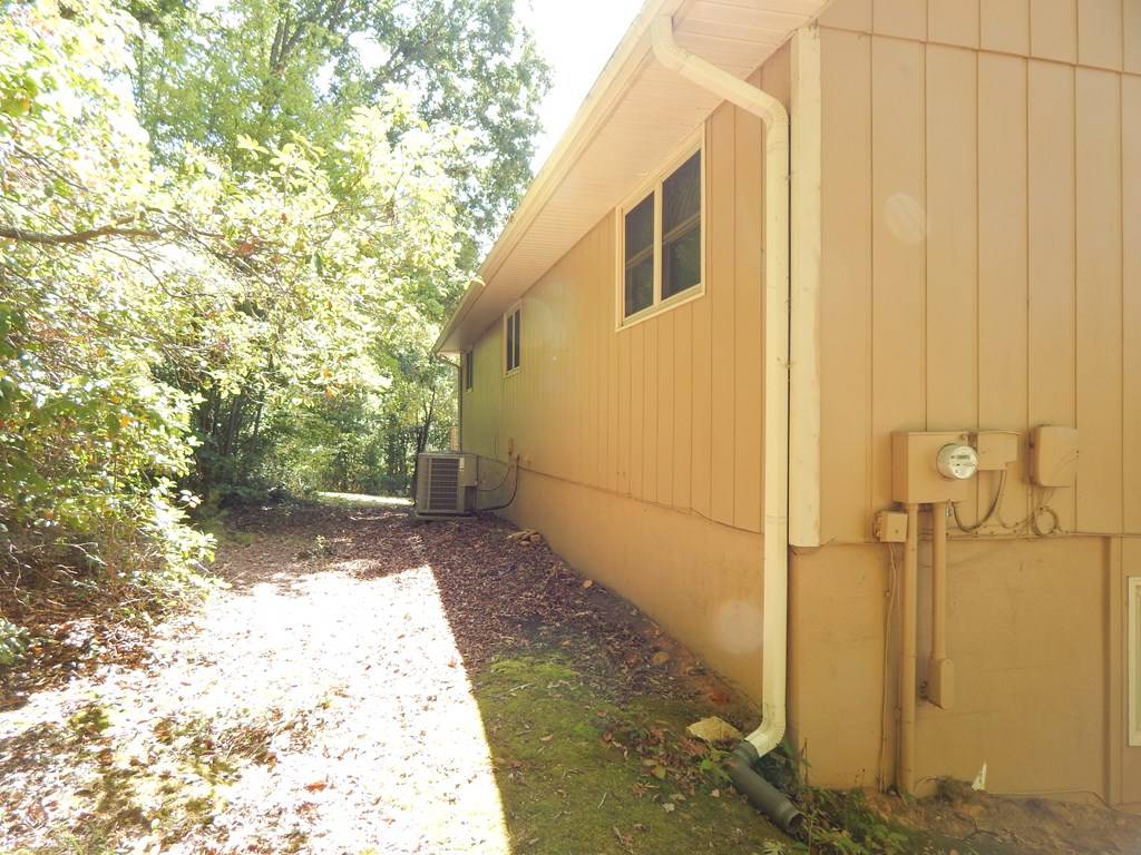 Hiawassee, GA 30546,381 Hidden Lakeview Circle