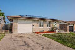 Kitchener, ON N2N 1V4,62 Ripley CRES