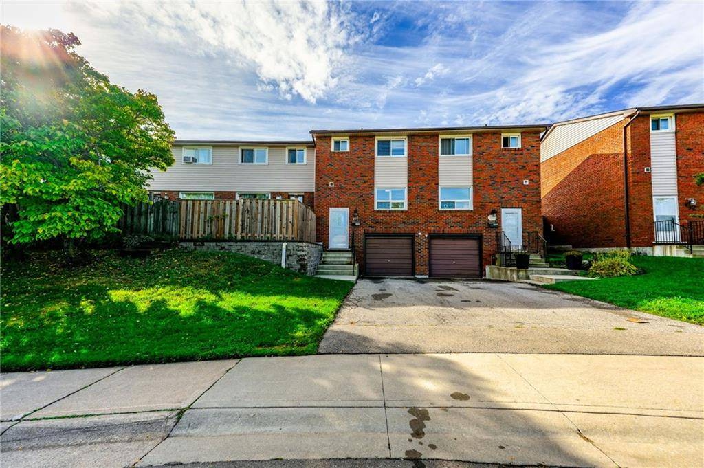 202 LAVINA Crescent #10, Hamilton, ON L9C 6R8