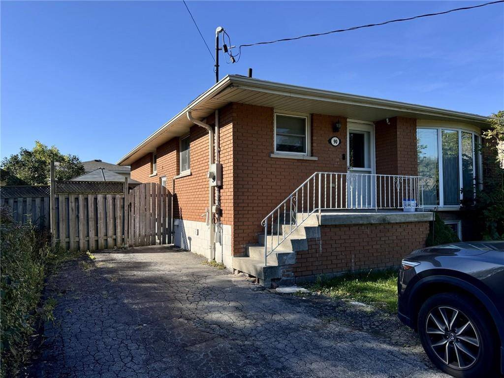 90 ANNA CAPRI Drive #Upper, Hamilton, ON L8W 1N4