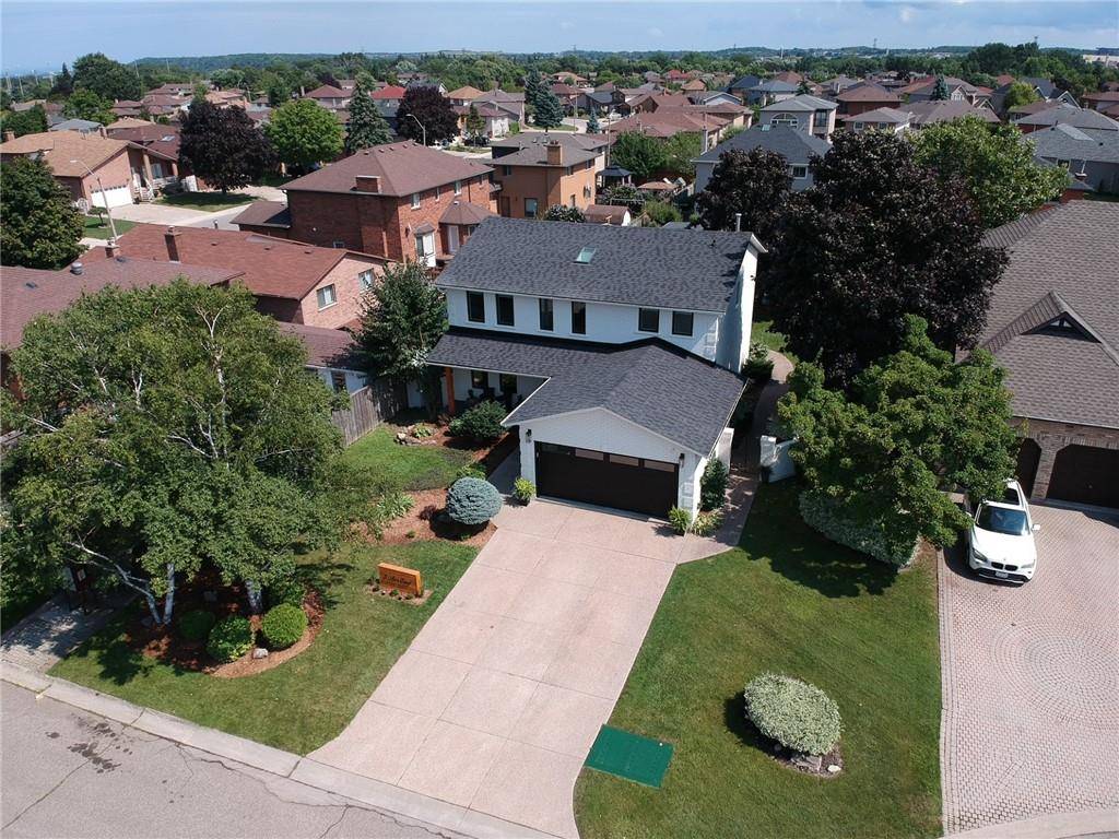 3 ARIES Court, Hamilton, ON L8W 3C8