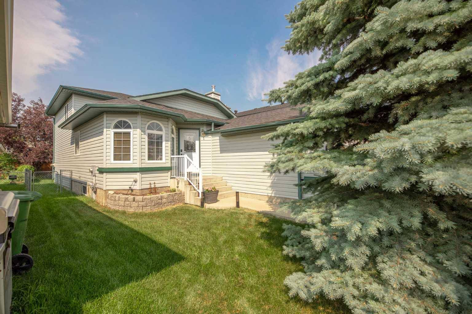 Airdrie, AB T4B 2P4,155 Fairways Close NW