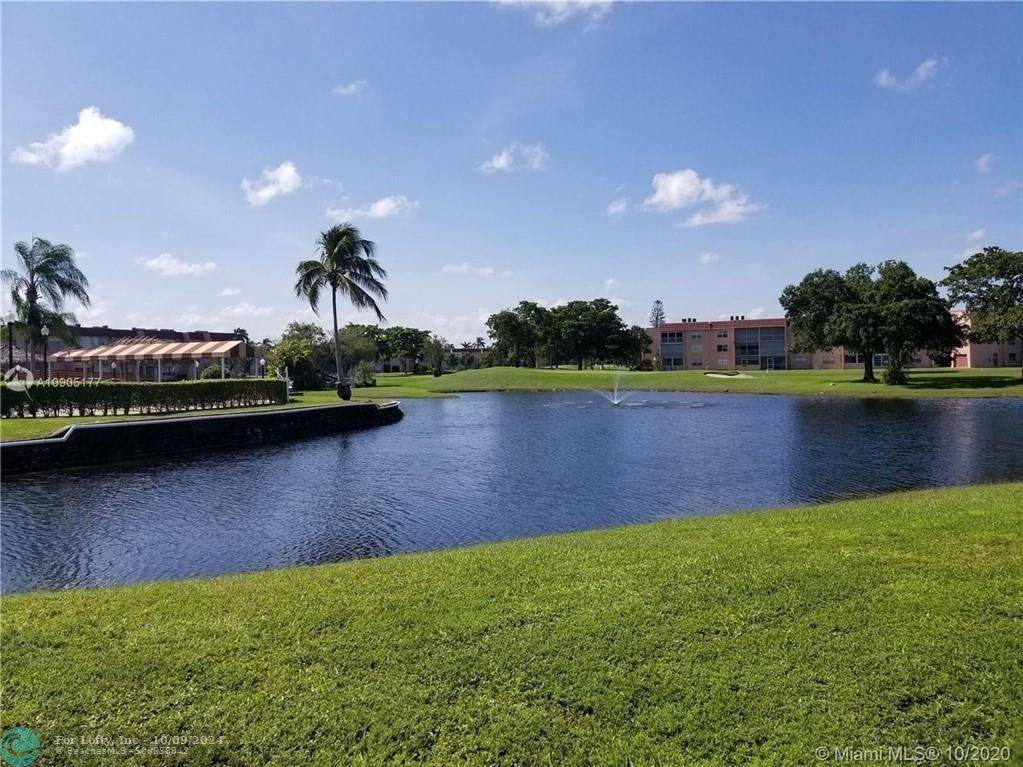 Sunrise, FL 33322,9201 Sunrise Lakes  #208