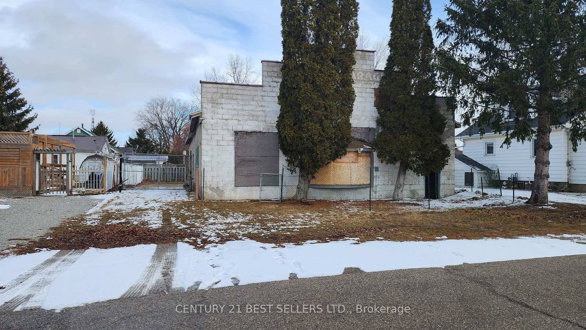 Chatham-kent, ON N0P 1A0,125 Little ST S