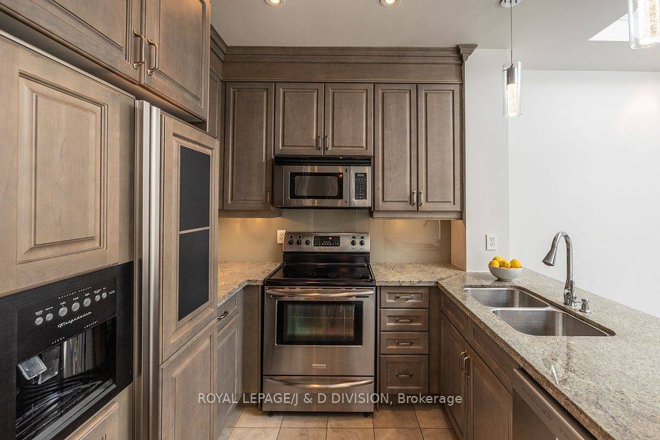 Toronto C12, ON M4G 0A1,20 Burkebrook PL #426