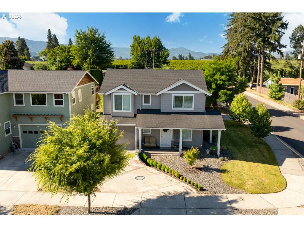 Hood River, OR 97031,517 CAMEO DR