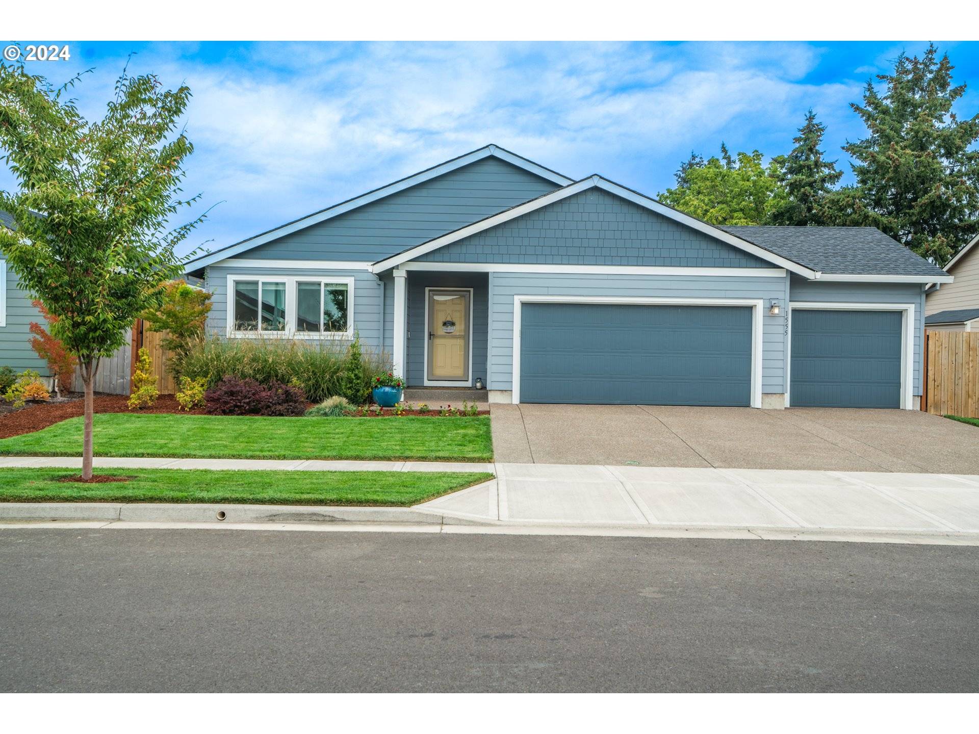 Woodburn, OR 97071,1555 DESANTIS DR