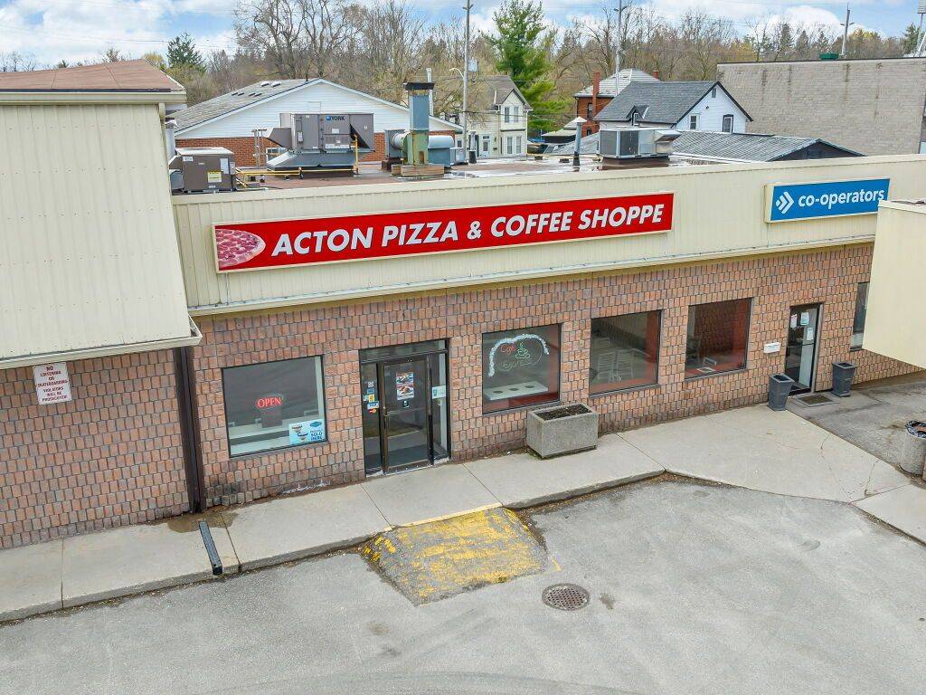 Halton Hills, ON L7J 1W1,8 Main ST N #8