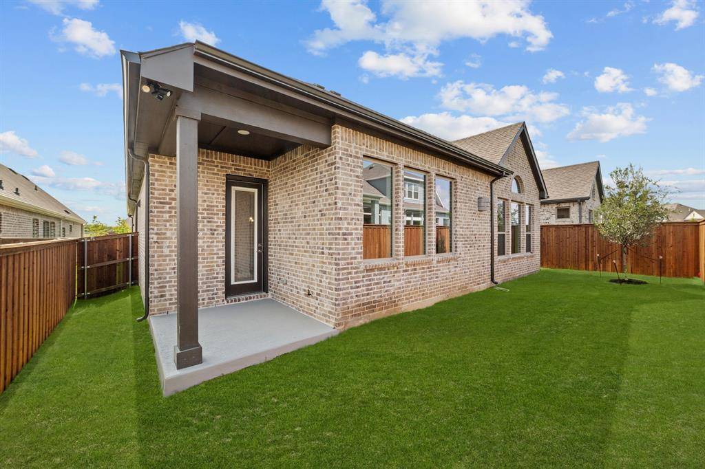 Mansfield, TX 76063,505 Sparkling Water Drive