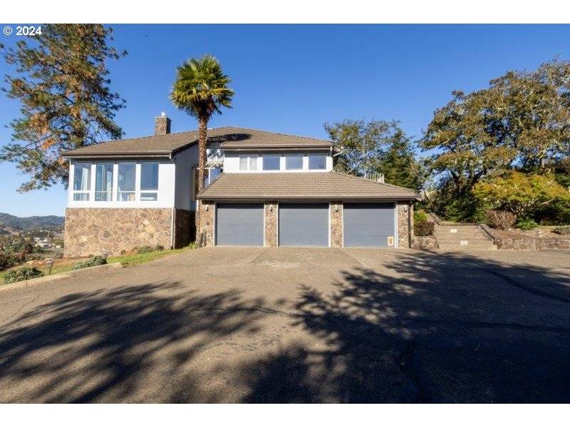 Roseburg, OR 97471,139 BIRDIE LN