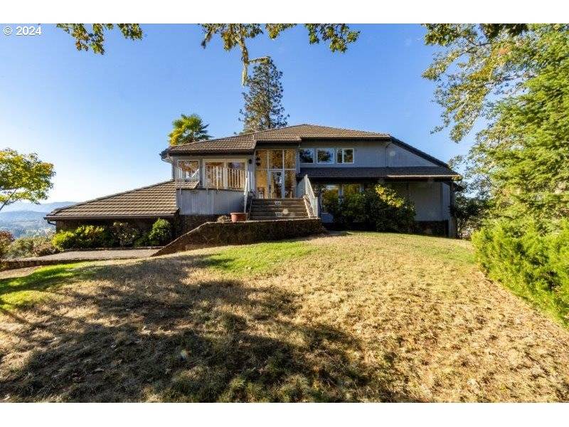 Roseburg, OR 97471,139 BIRDIE LN