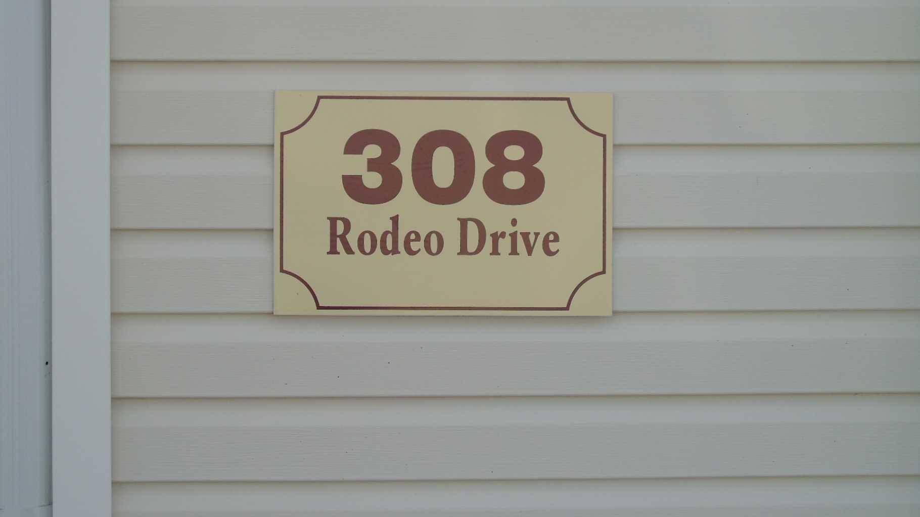 Fort Macleod, AB T0L 0Z0,308 Rodeo Drive DR