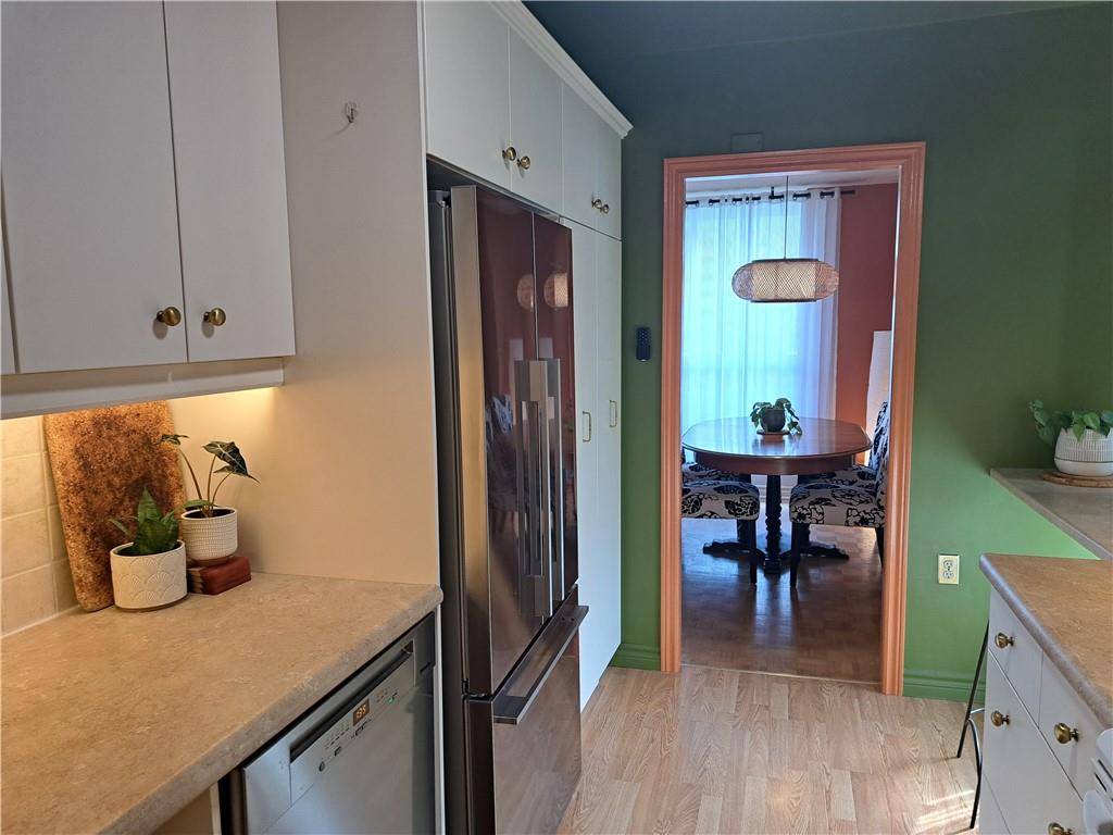 15 TOWERING HEIGHTS Boulevard #202, St. Catharines, ON L2T 3G7