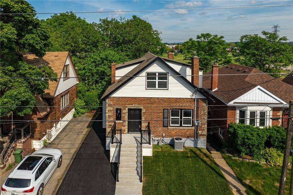 21 WEIR Street S, Hamilton, ON L8K 3A3