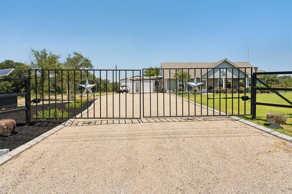 Poolville, TX 76487,909 Erwin Road