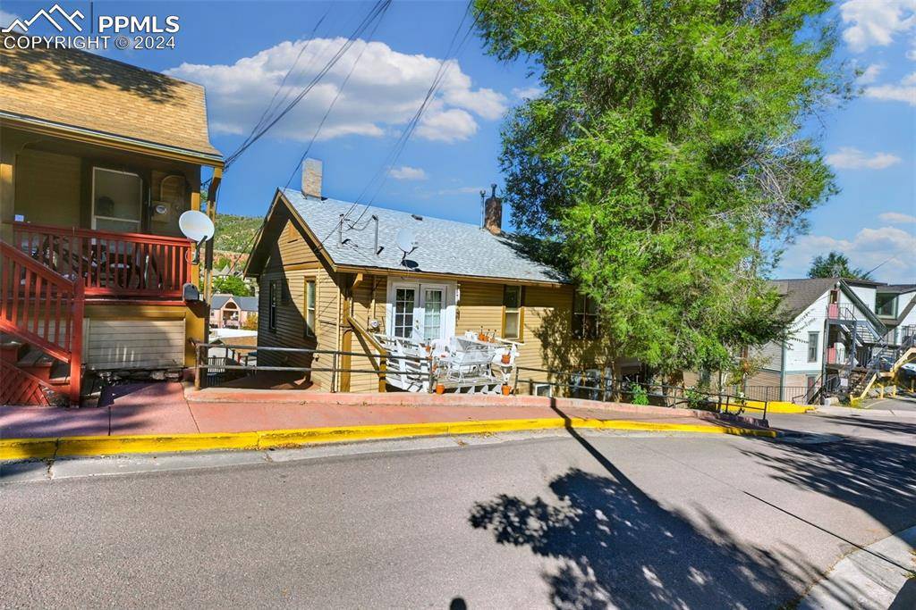 Manitou Springs, CO 80829,8 Navajo AVE