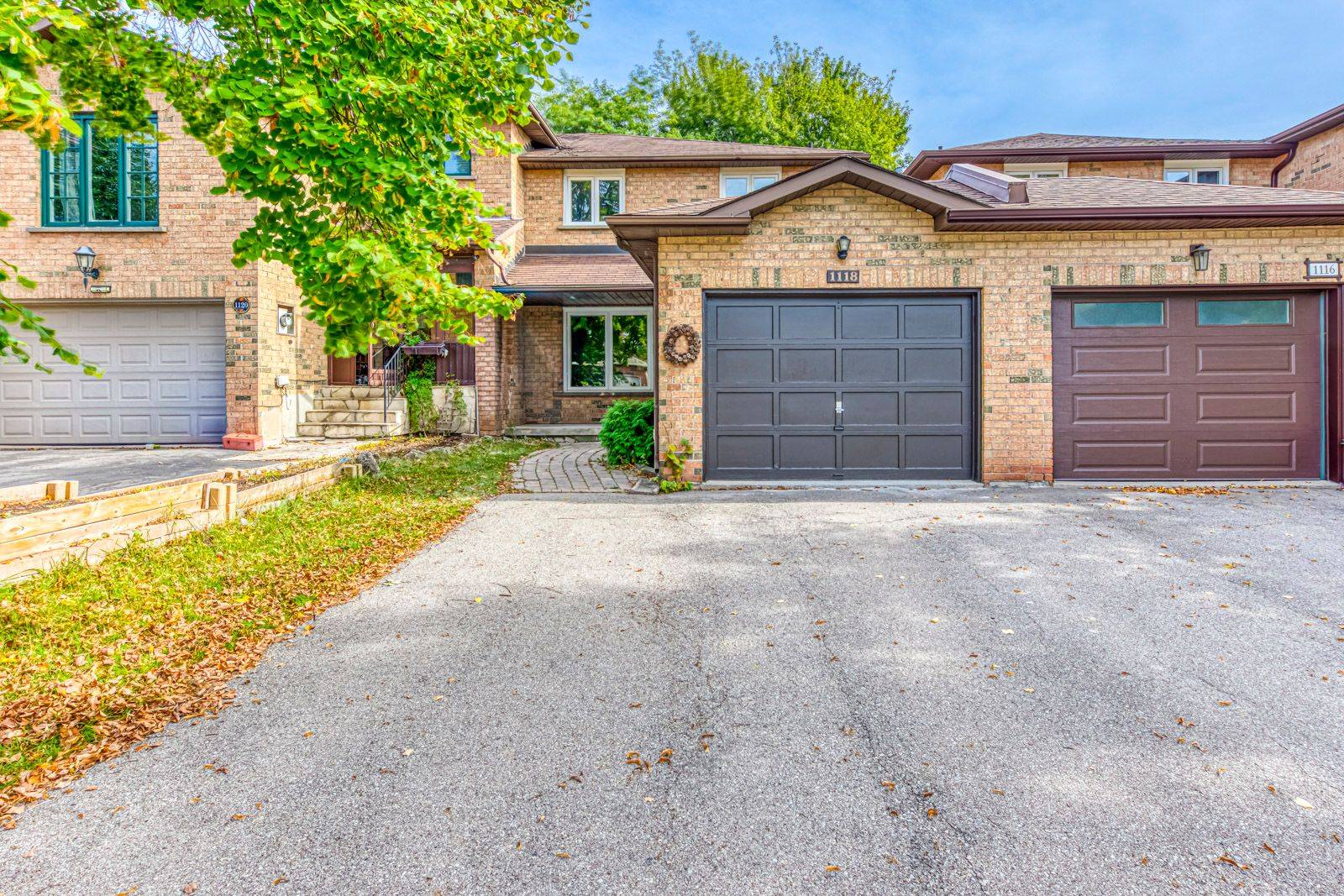 1118 Avondale DR, Oakville, ON L6H 5L4
