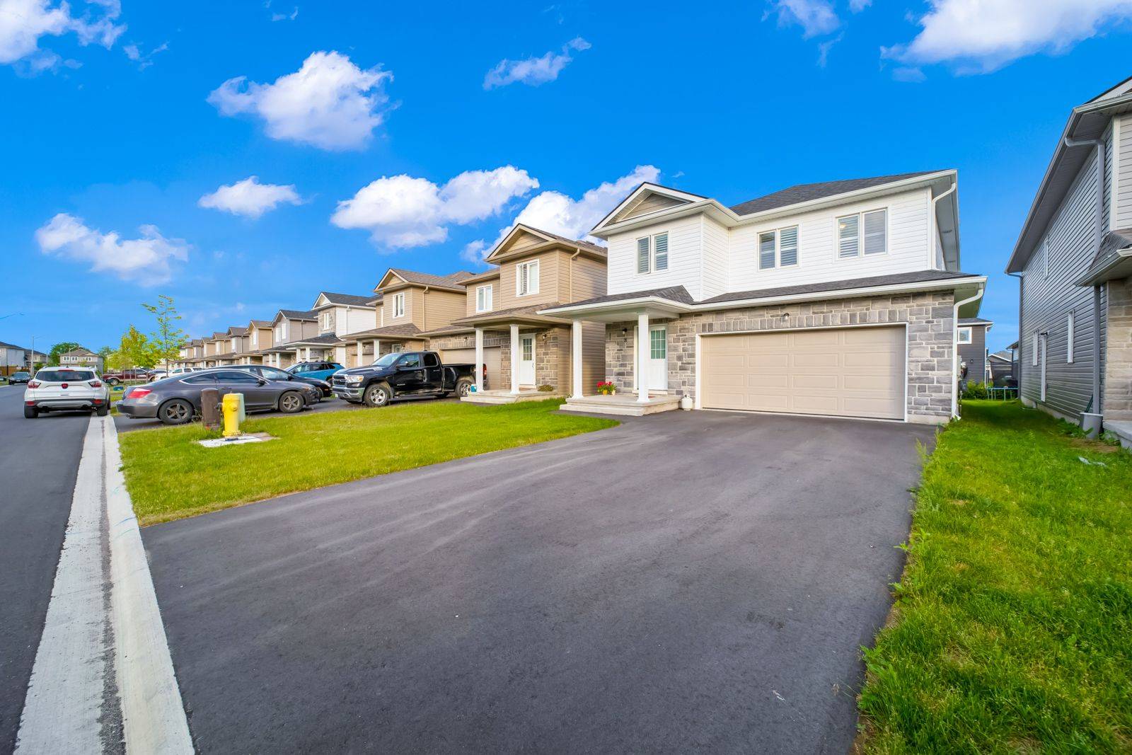 Loyalist, ON K0H 2H0,8 Millcreek DR