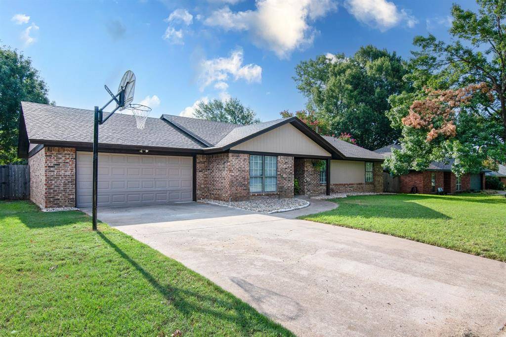 Grapevine, TX 76051,2127 Tanglewood Drive