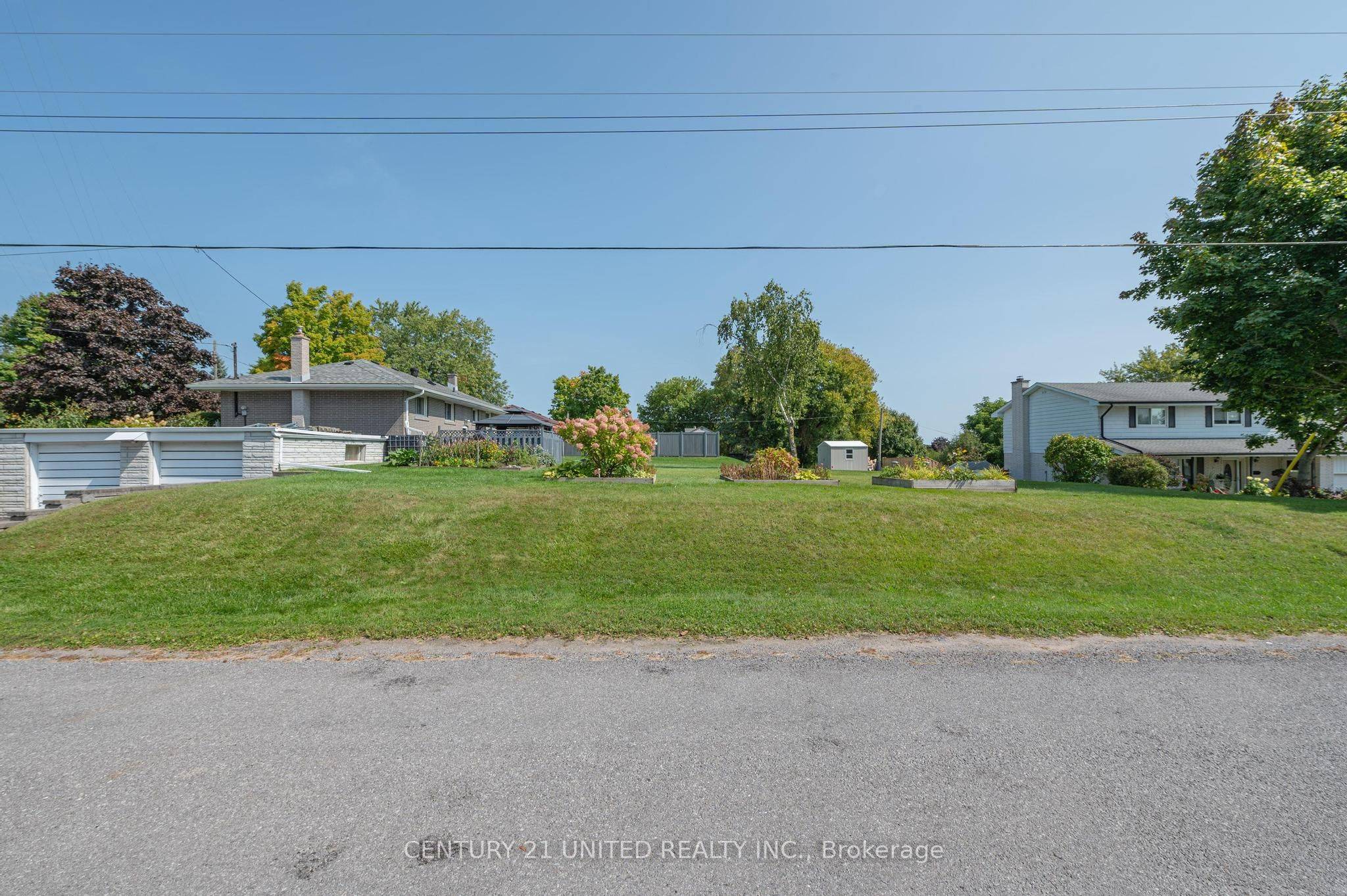 Douro-dummer, ON K9L 1C8,381 Plati AVE