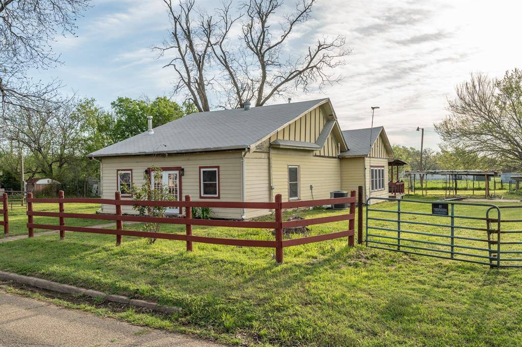 Wortham, TX 76693,108 S Avenue C