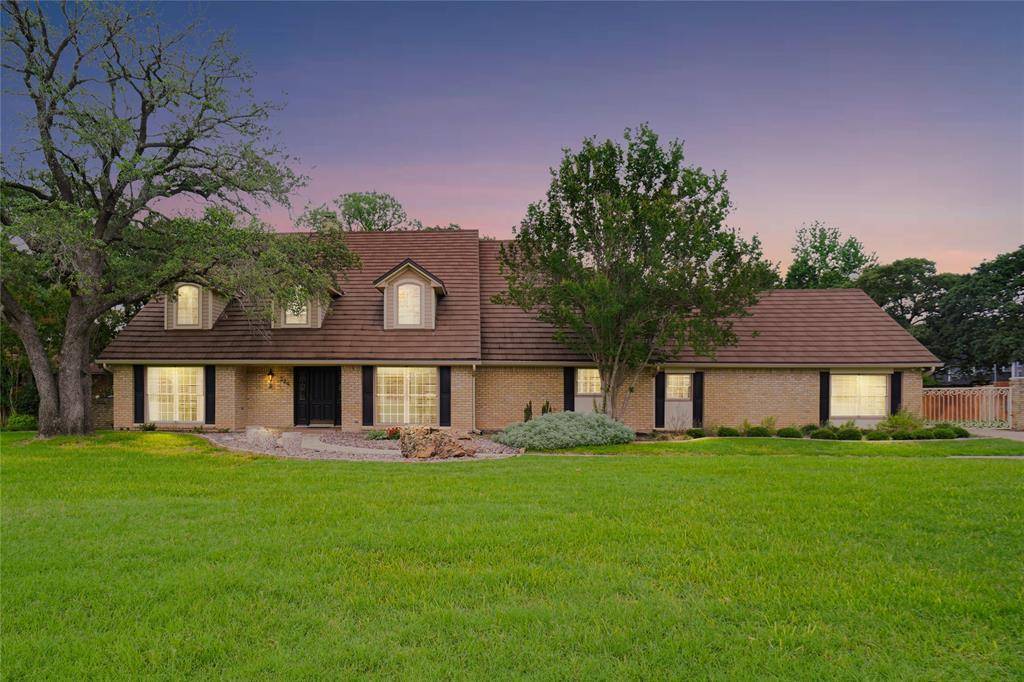 Azle, TX 76020,324 Driftwood Court