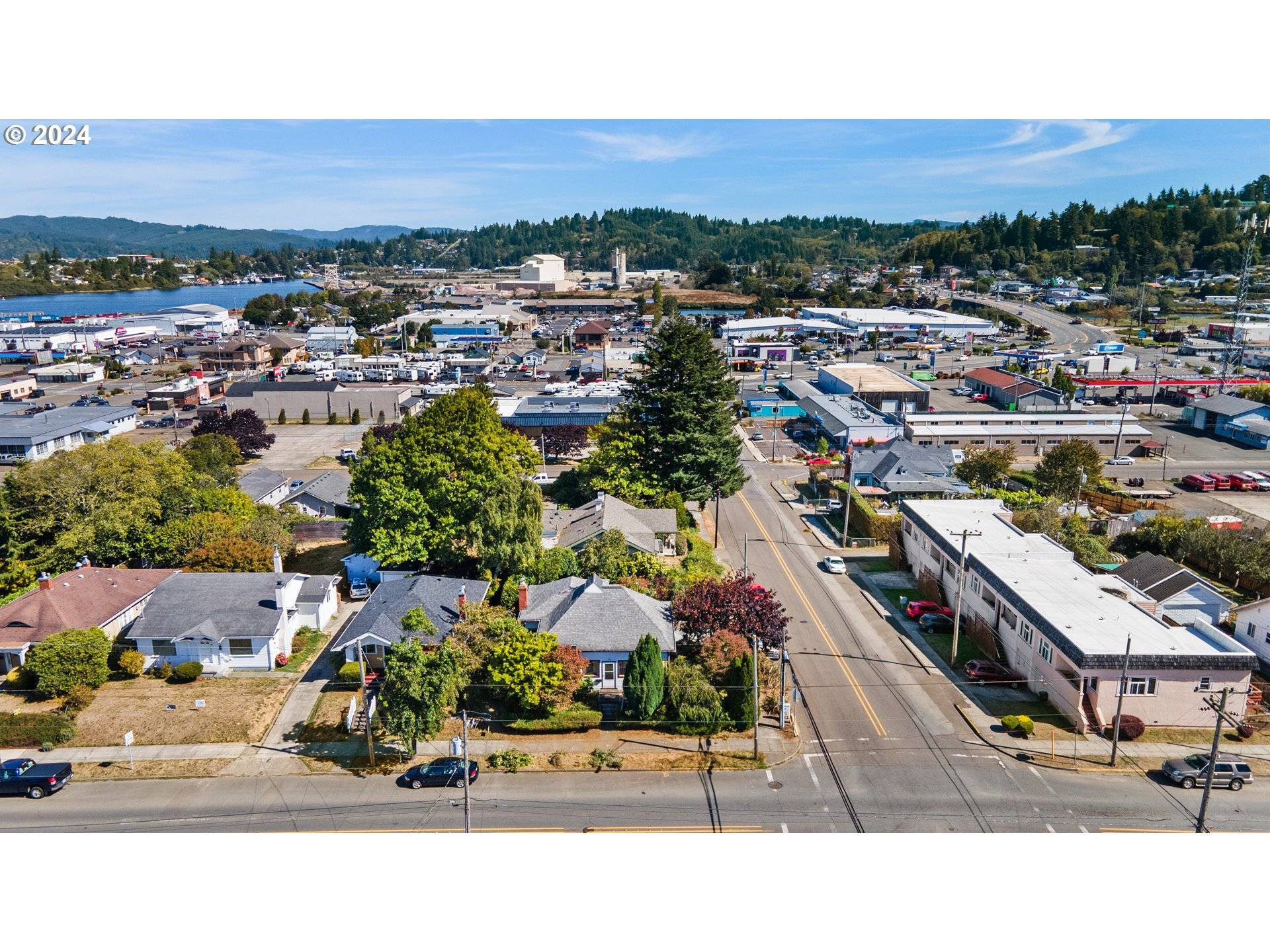 Coos Bay, OR 97420,996 S 4TH ST