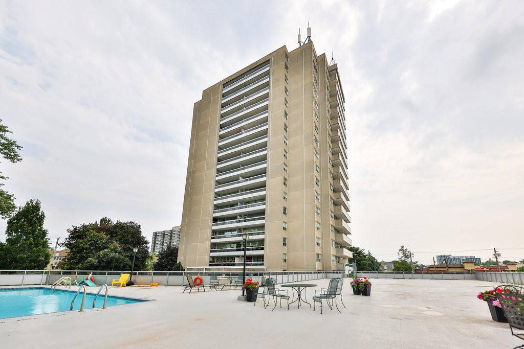 2263 MARINE Drive #501, Oakville, ON L6L 5K1