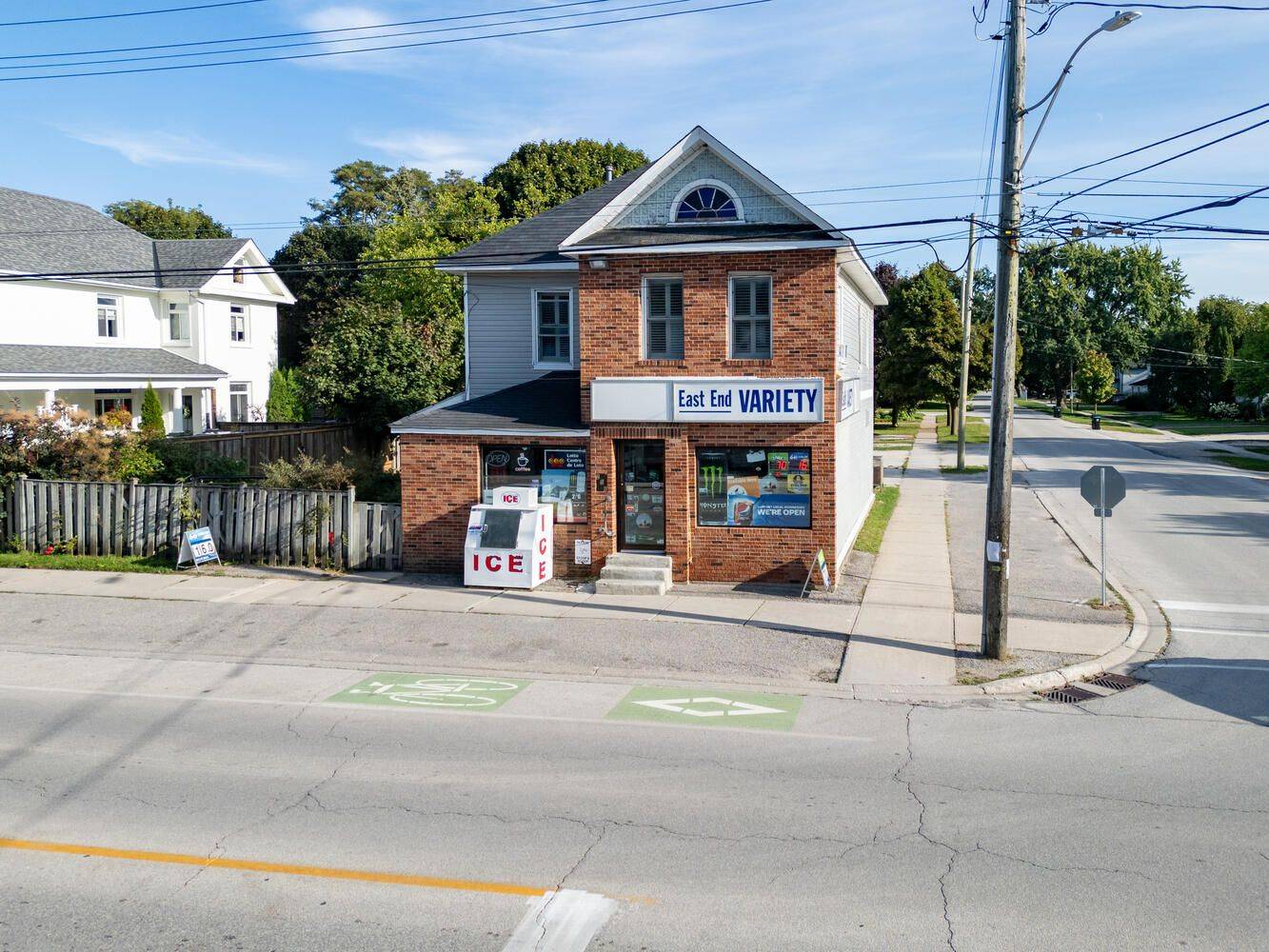 Collingwood, ON L9Y 1M9,256 Ontario ST