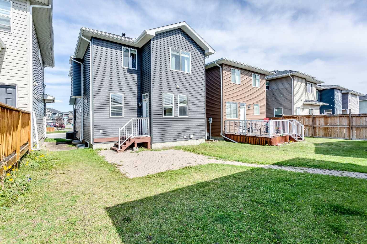 Calgary, AB T3N 0M4,33 Redstone Villas NE