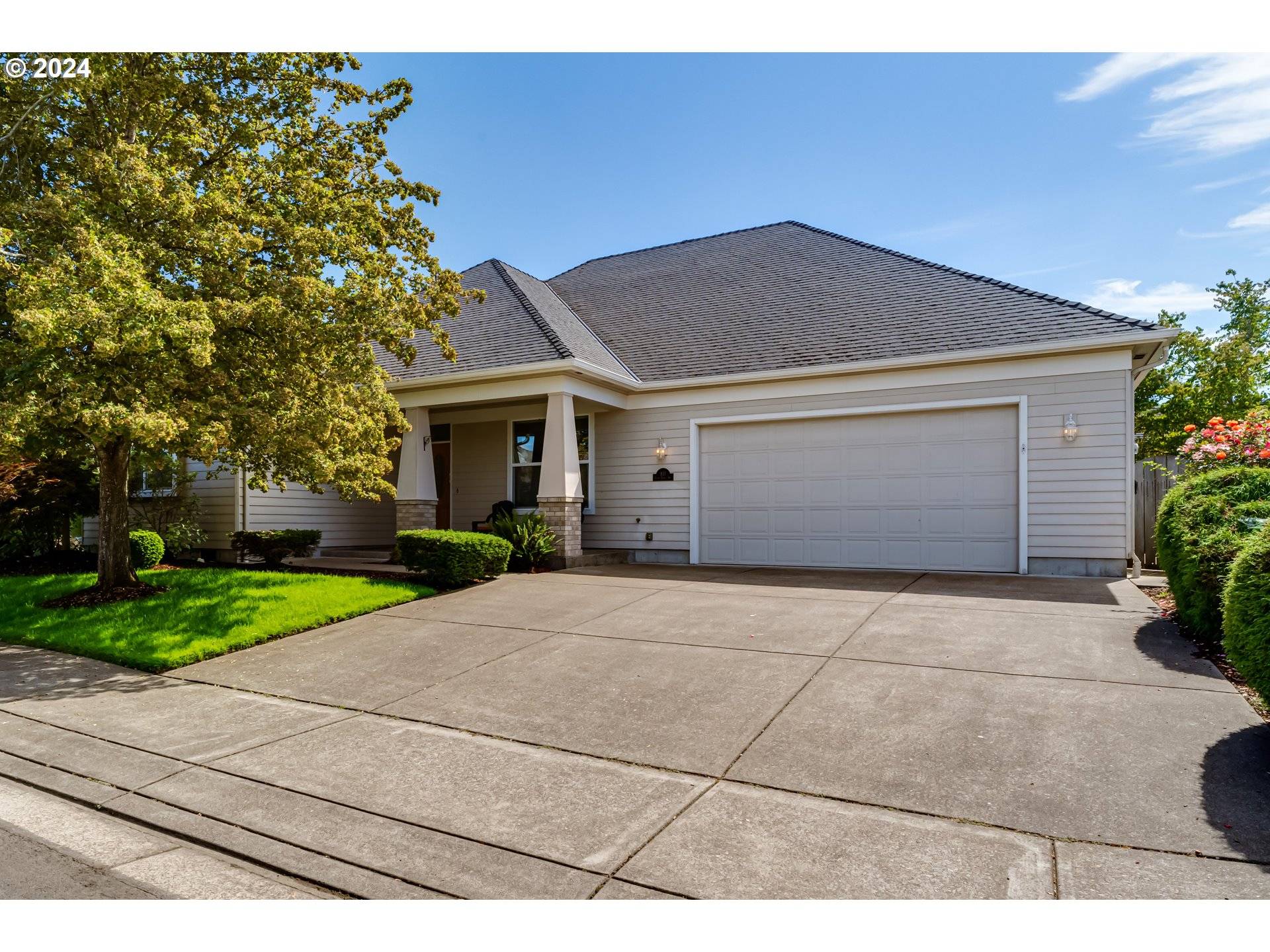 Springfield, OR 97477,811 RIVER KNOLL WAY