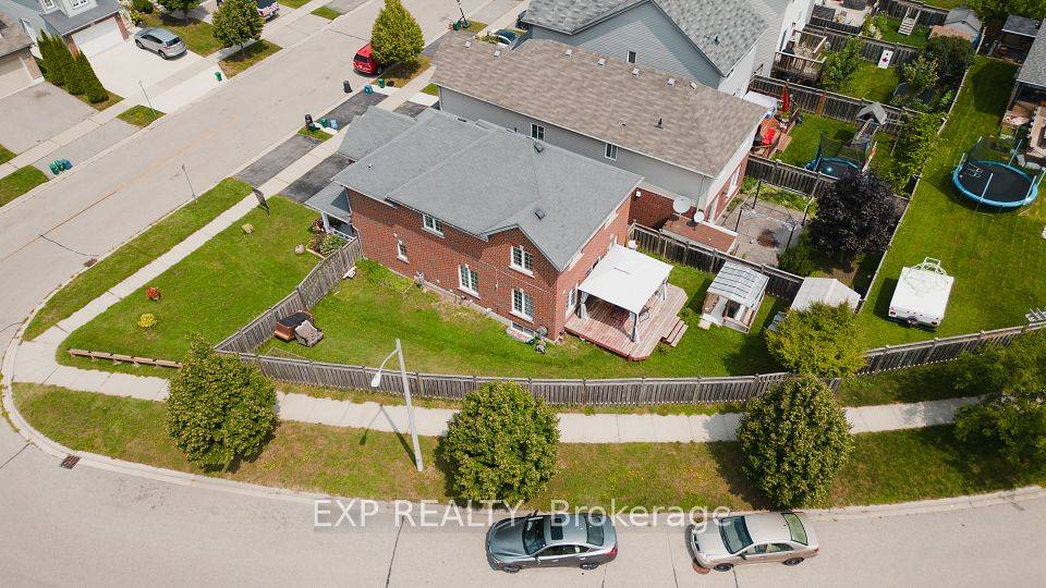 Kitchener, ON N2R 1Z4,337 Featherstone CRES