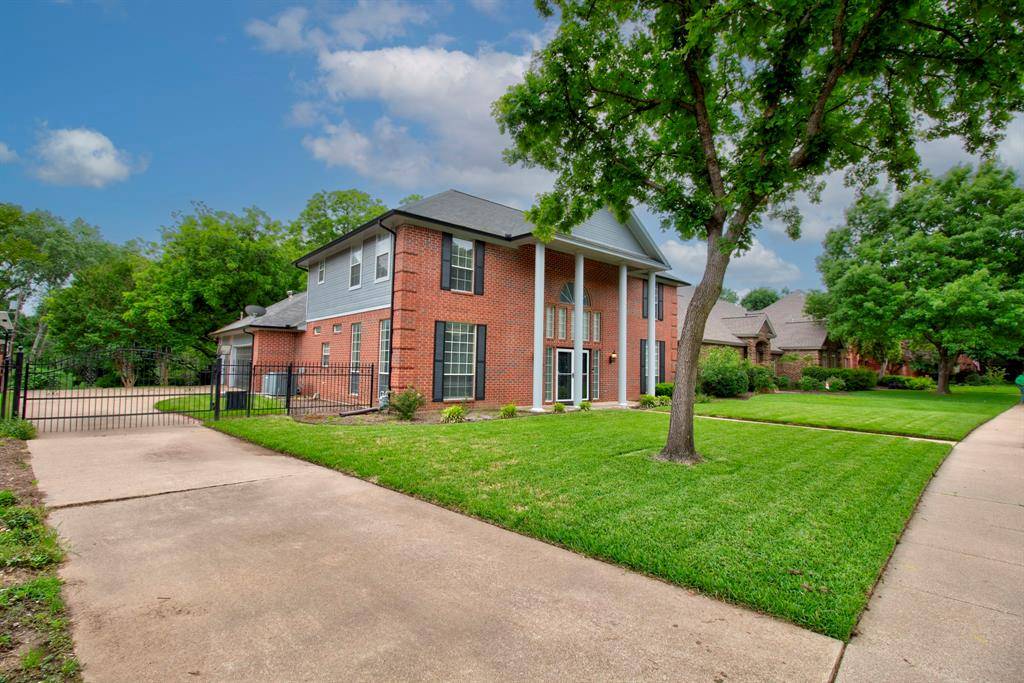 Grapevine, TX 76051,3031 Creekview Drive