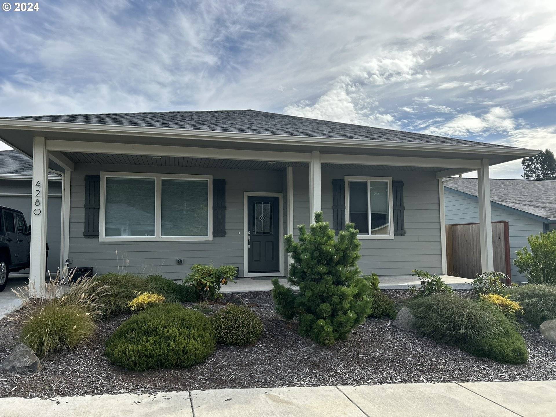 Florence, OR 97439,4280 NANDINA DR