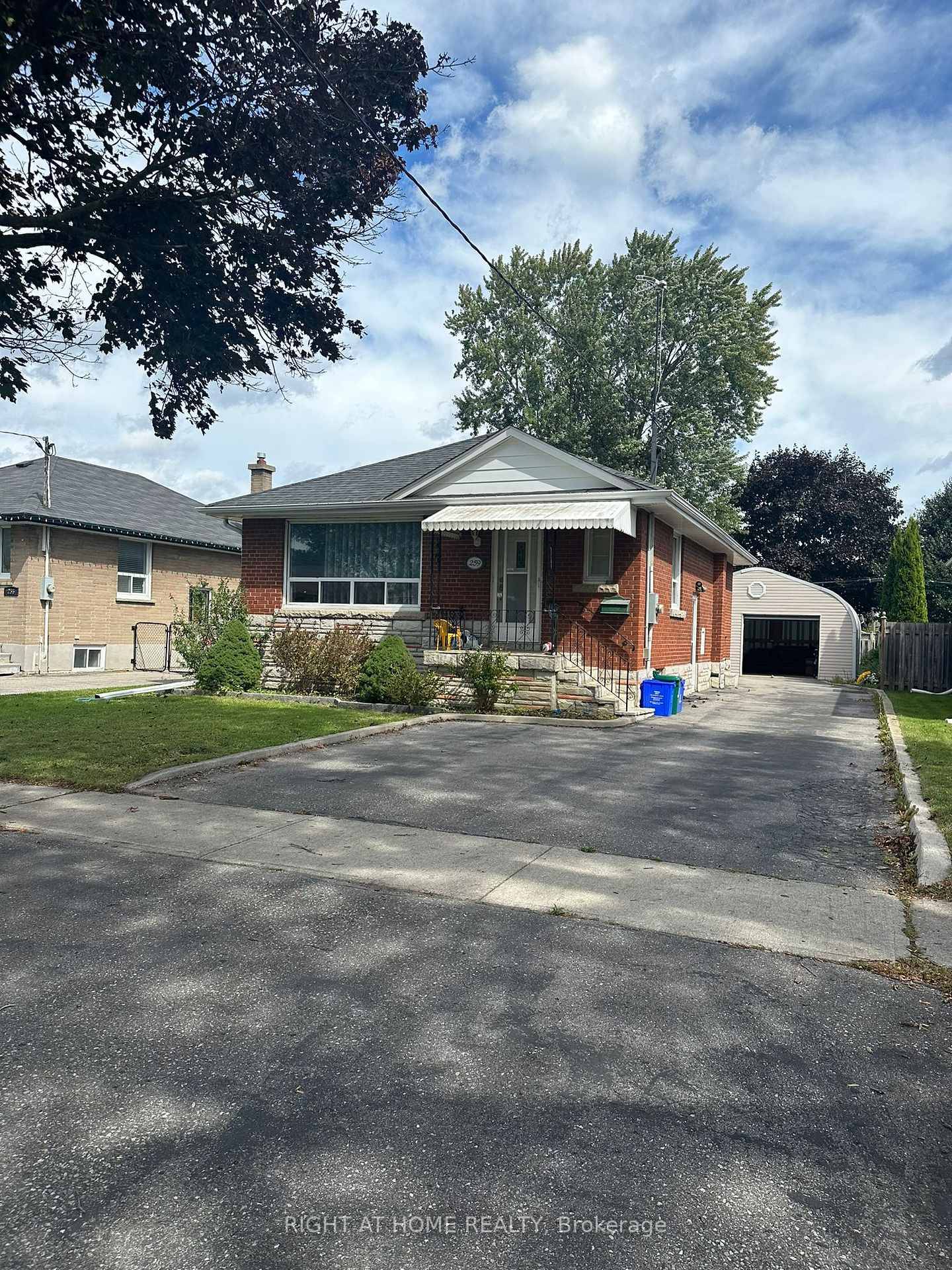 Oshawa, ON L1H 6H5,259 Baldwin ST