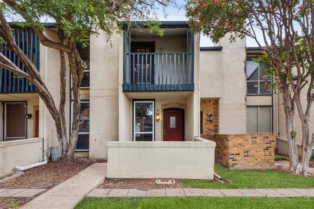 Dallas, TX 75231,7125 Fair Oaks Avenue #9