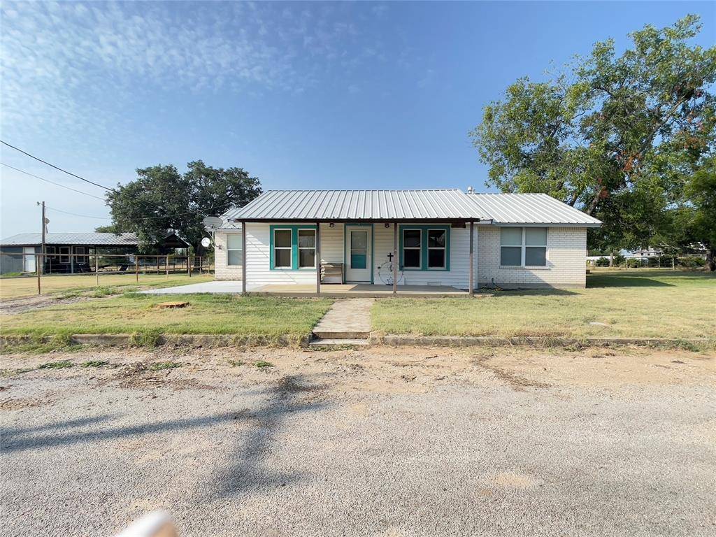 Gustine, TX 76455,105 W Liveoak Street