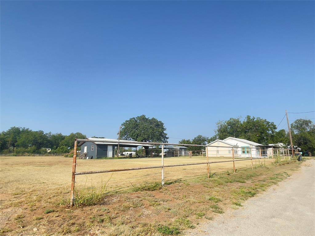 Gustine, TX 76455,105 W Liveoak Street