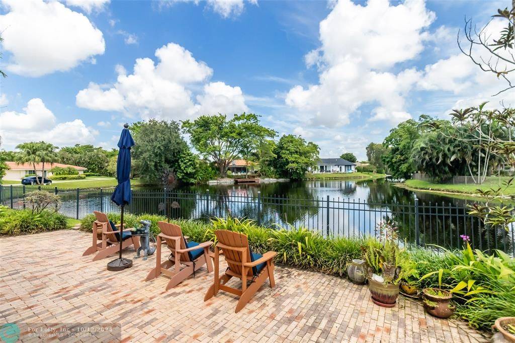 Plantation, FL 33324,610 Lake Dasha Cir