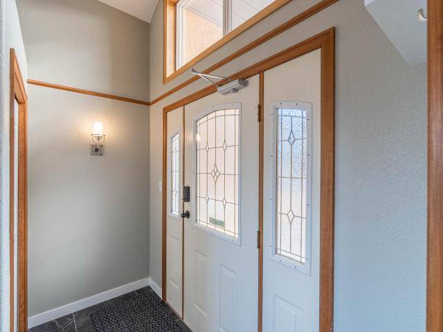 728 CHAPARRAL PLACE, Kamloops, BC V2C 5W4