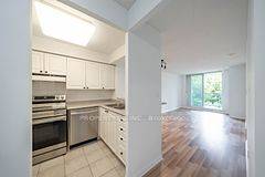 Toronto C10, ON M4P 3H8,398 Eglinton AVE E #603