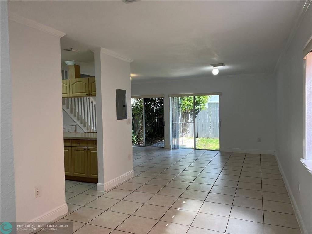 Miami, FL 33156,9425 SW 77th Court